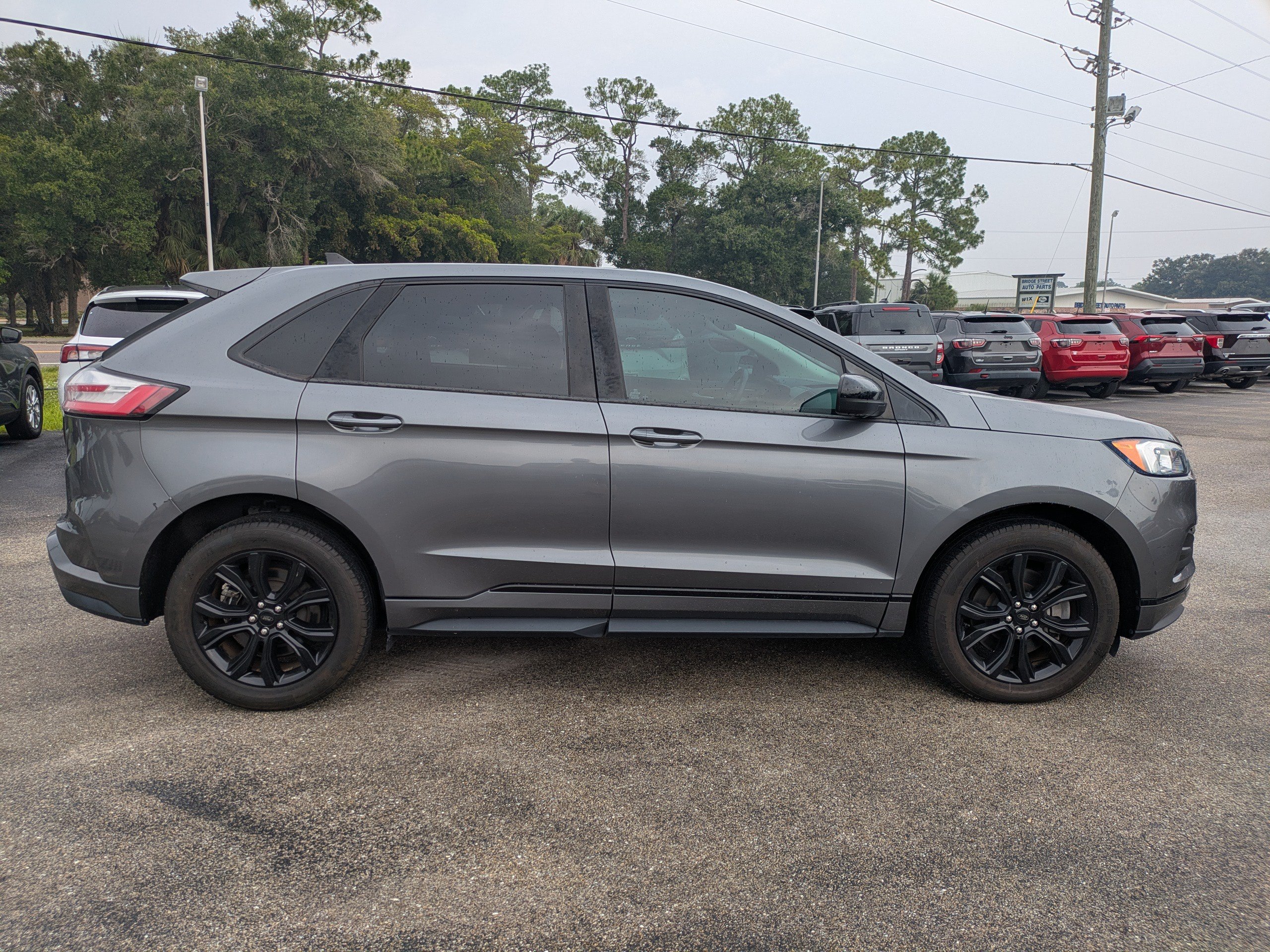 Certified 2022 Ford Edge SE w/ Black Appearance Package AWD/4WD image 3