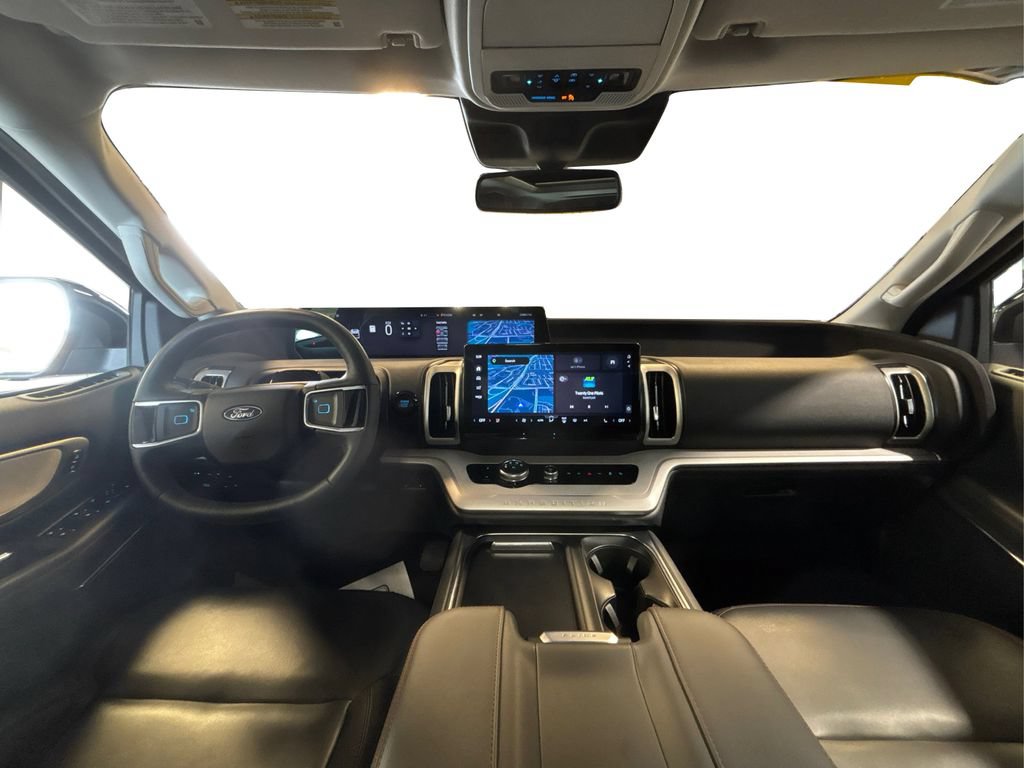Certified 2025 Ford Expedition Active AWD/4WD image 32