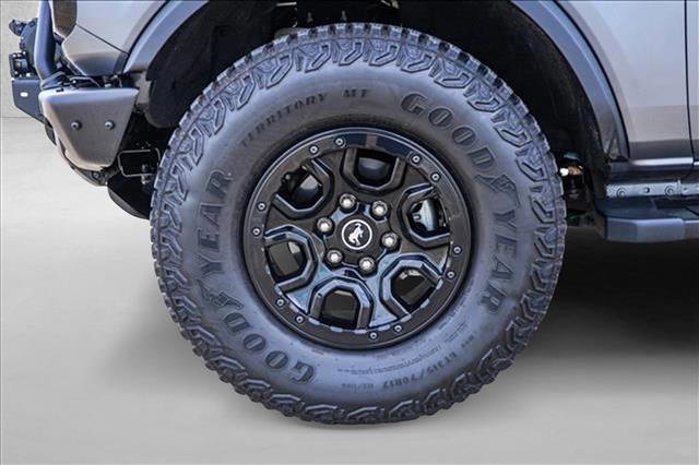 Certified 2023 Ford Bronco Wildtrak image 9