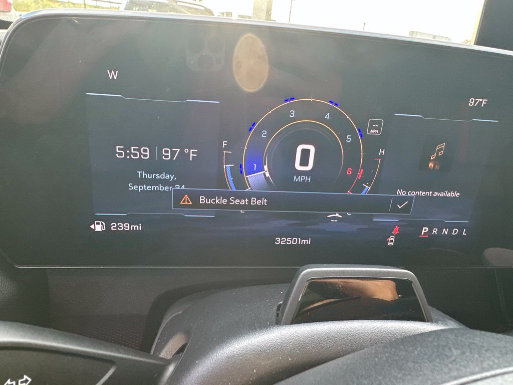 Used 2025 Chevrolet Traverse RS w/ LPO, Floor Liner Package FWD image 3