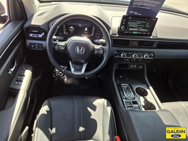 Used 2025 Honda Pilot Elite image 13