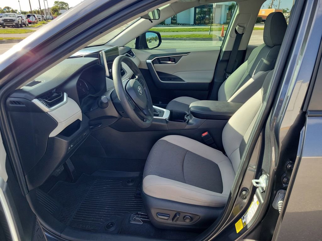 Used 2023 Toyota RAV4 XLE w/ Convenience Package image 20