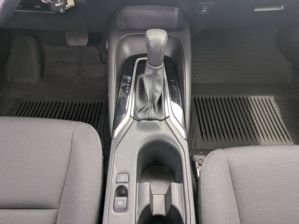 Used 2025 Toyota Corolla LE FWD image 19