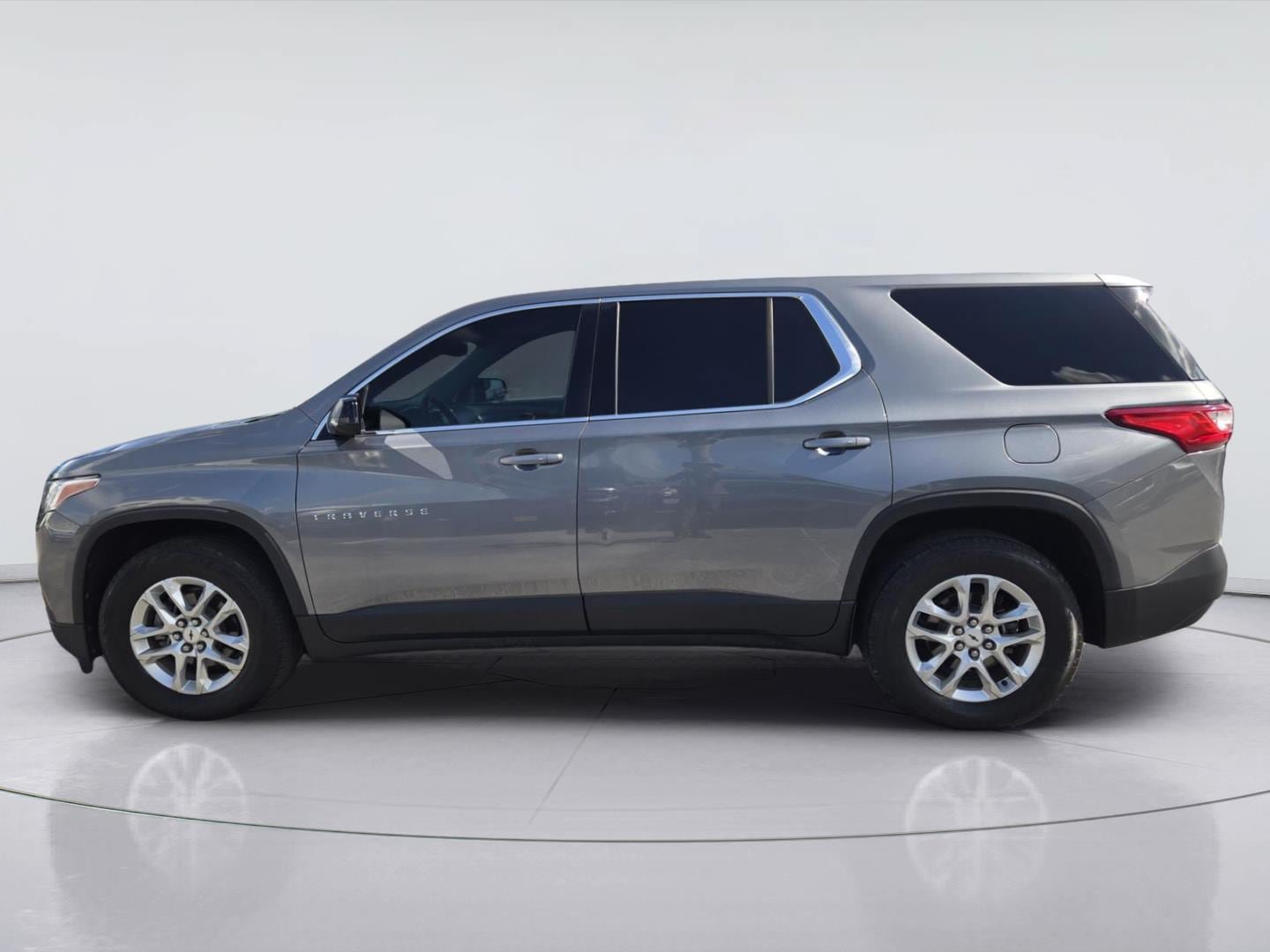 Used 2018 Chevrolet Traverse LS FWD image 5