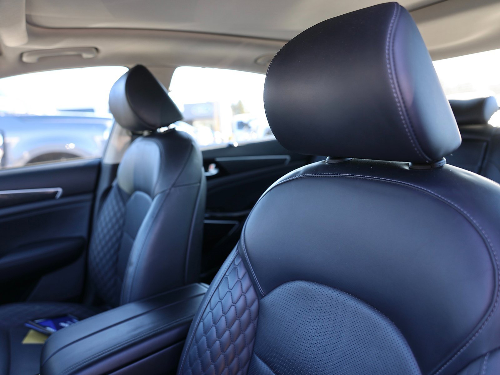 Used 2018 Kia Cadenza Limited w/ Paint Protection Package image 17