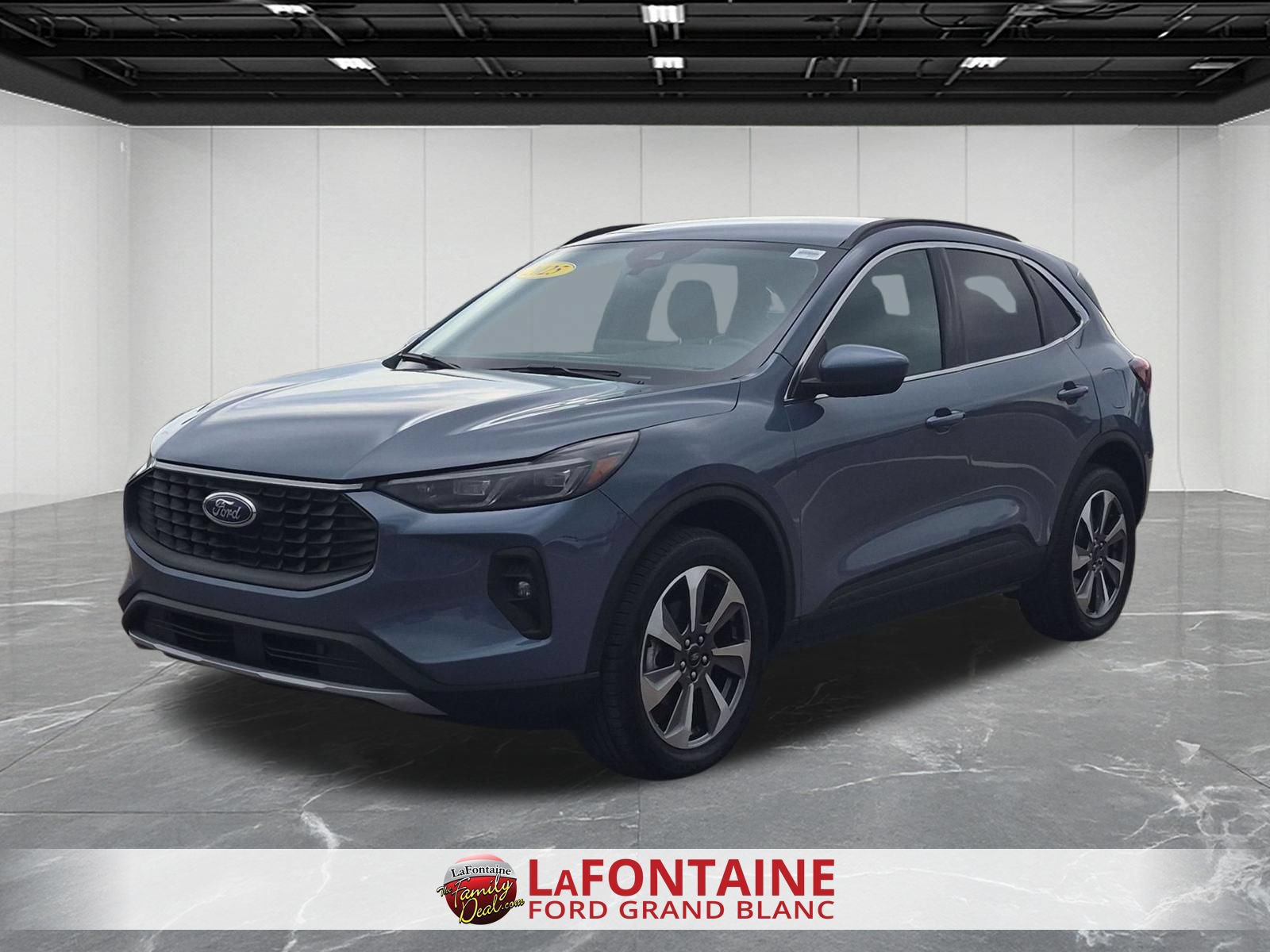 Certified 2025 Ford Escape Platinum AWD/4WD image 1