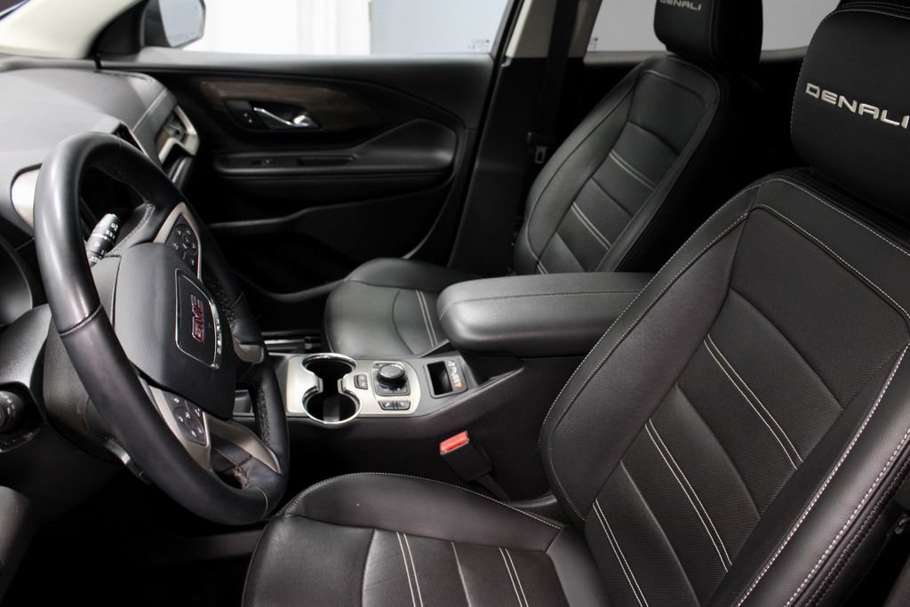 Used 2024 GMC Terrain Denali w/ Black Diamond Edition AWD/4WD image 25