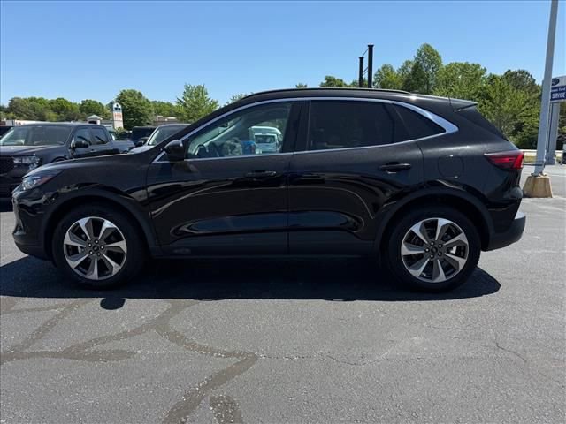 Certified 2023 Ford Escape Platinum AWD/4WD image 7