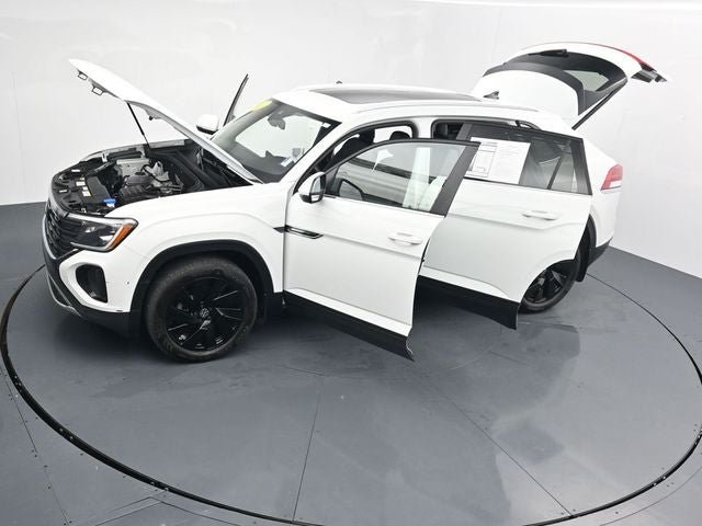 Used 2024 Volkswagen Atlas Cross Sport SE AWD/4WD image 36