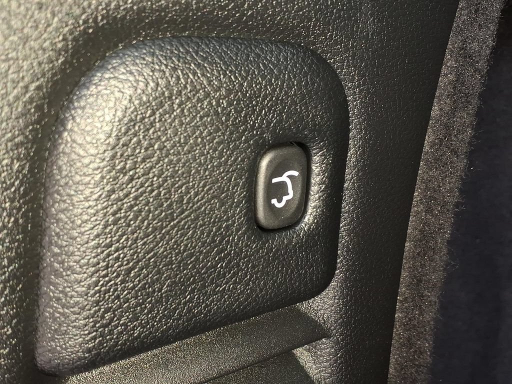 Used 2025 Dodge Durango GT AWD/4WD image 16