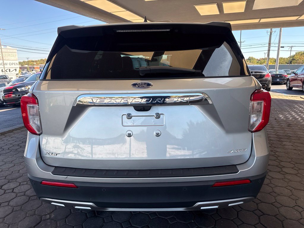 Certified 2023 Ford Explorer XLT w/ Equipment Group 202A AWD/4WD image 7