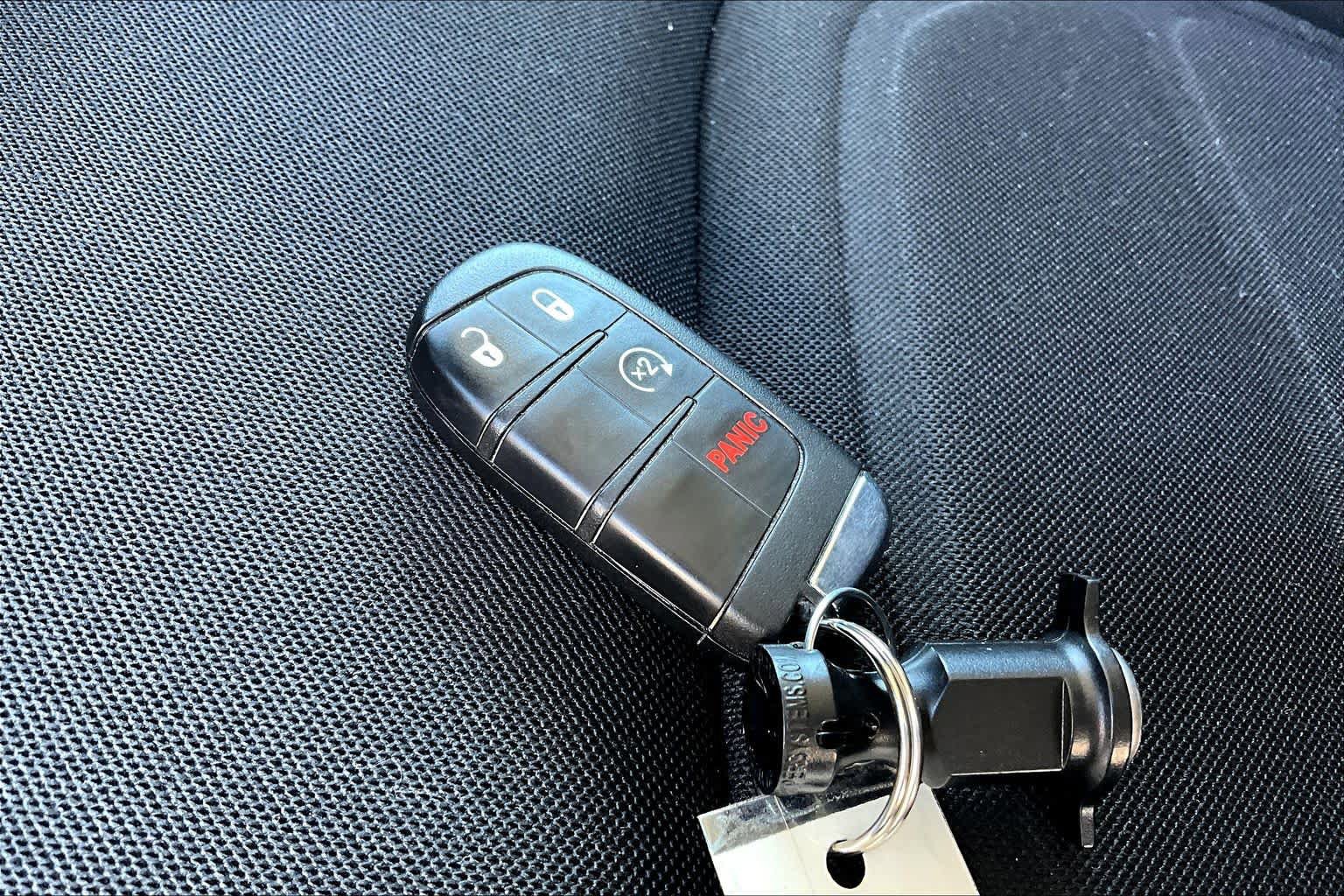 Used 2020 Jeep Renegade Latitude w/ Cold Weather Group AWD/4WD image 15