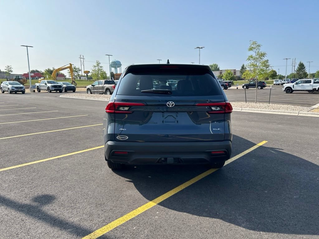 Used 2024 Toyota Grand Highlander AWD image 8