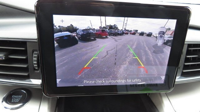 Certified 2022 Ford Explorer XLT w/ Equipment Group 202A image 15