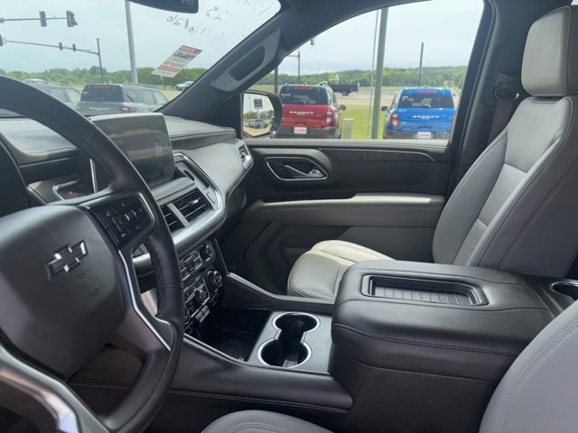 Used 2023 Chevrolet Tahoe Z71 w/ Luxury Package AWD/4WD image 14