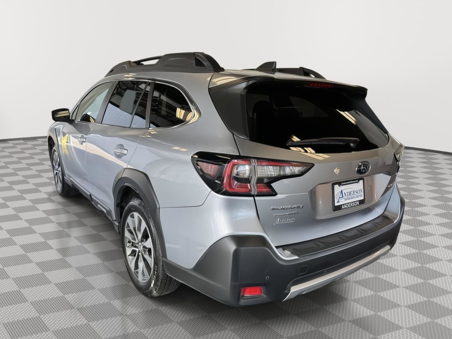 Used 2025 Subaru Outback Limited AWD/4WD image 3