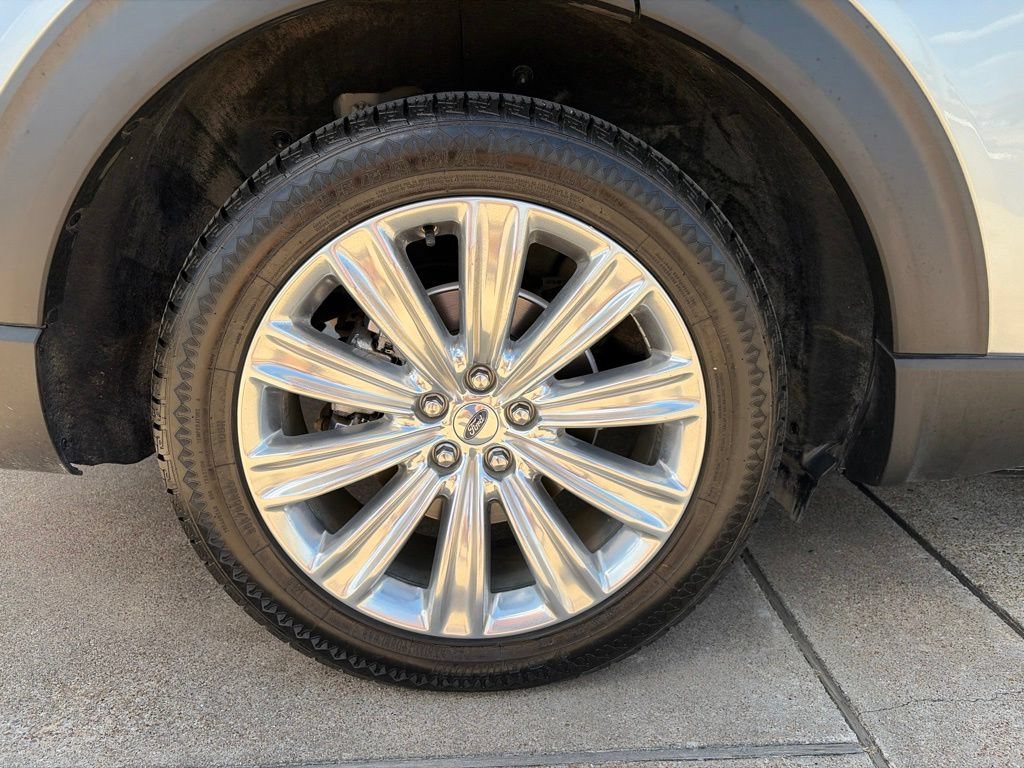 Certified 2022 Ford Explorer Limited w/ Limited Technology Package RWD image 9