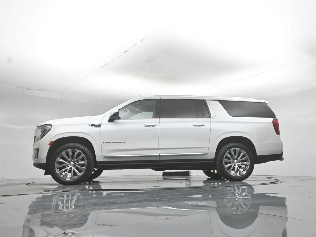 Used 2023 GMC Yukon XL Denali AWD/4WD image 8