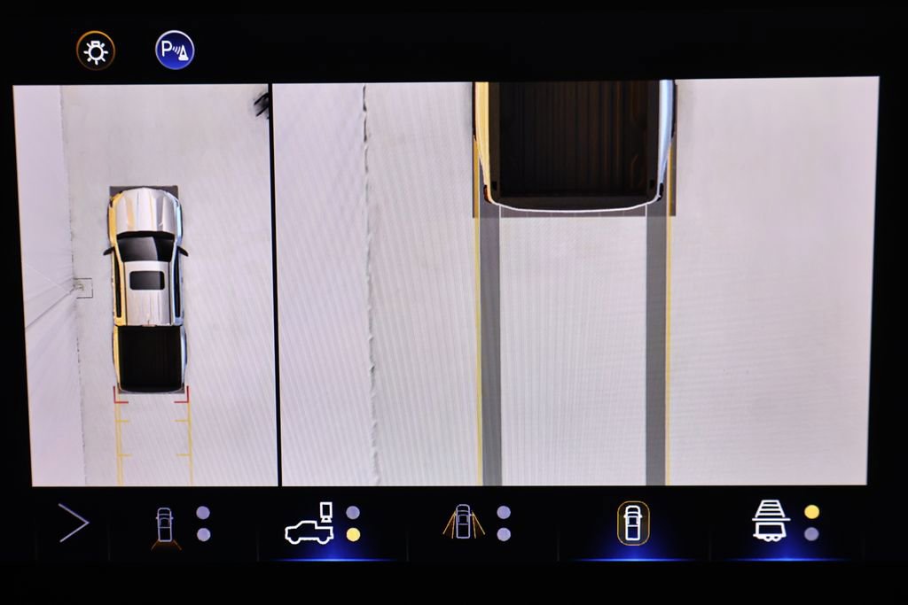 Used 2024 Chevrolet Colorado ZR2 w/ ZR2 Convenience Package III image 31