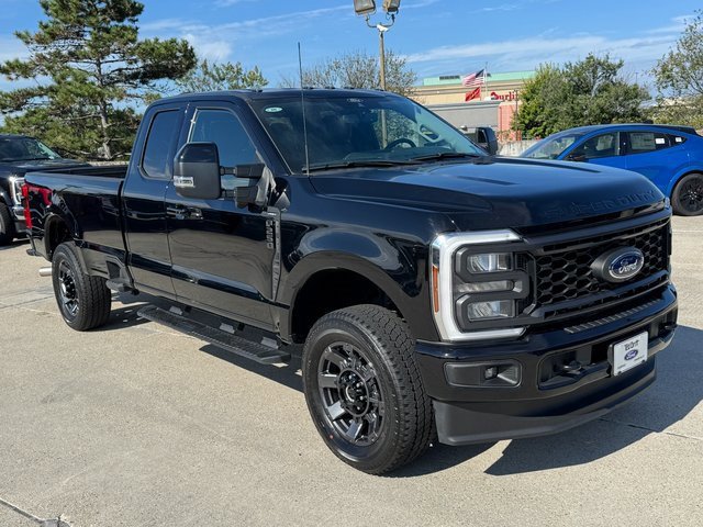 Certified 2024 Ford F250 Lariat w/ Sport Appearance Package image 8