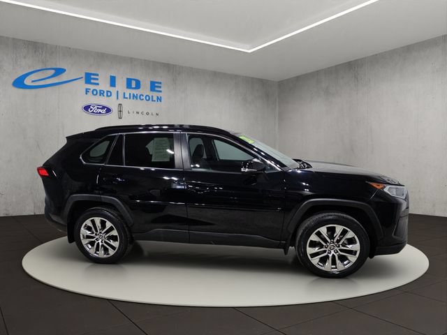 Used 2021 Toyota RAV4 XLE Premium AWD/4WD image 7