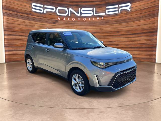 Used 2025 Kia Soul LX w/ LX Technology Package FWD image 9