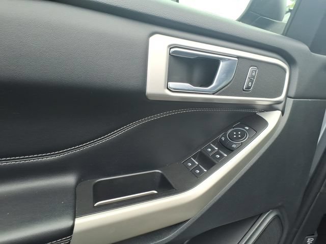 Certified 2021 Ford Explorer XLT w/ Equipment Group 202A AWD/4WD image 15