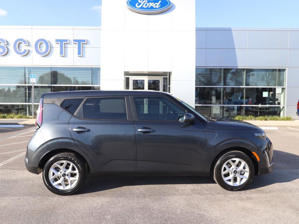 Used 2025 Kia Soul LX w/ LX Technology Package image 15