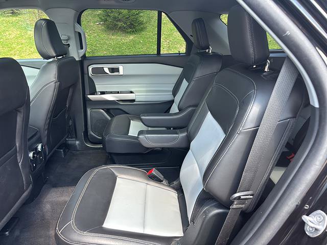 Certified 2023 Ford Explorer XLT w/ Equipment Group 202A AWD/4WD image 16