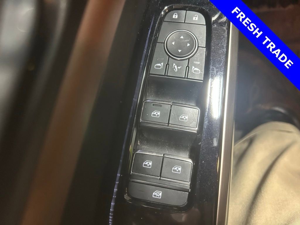 Used 2022 Nissan Pathfinder Platinum w/ Cargo Package image 19