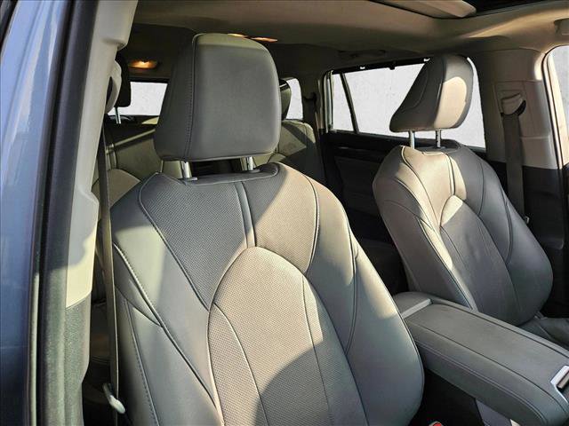 Used 2021 Toyota Highlander Limited image 23