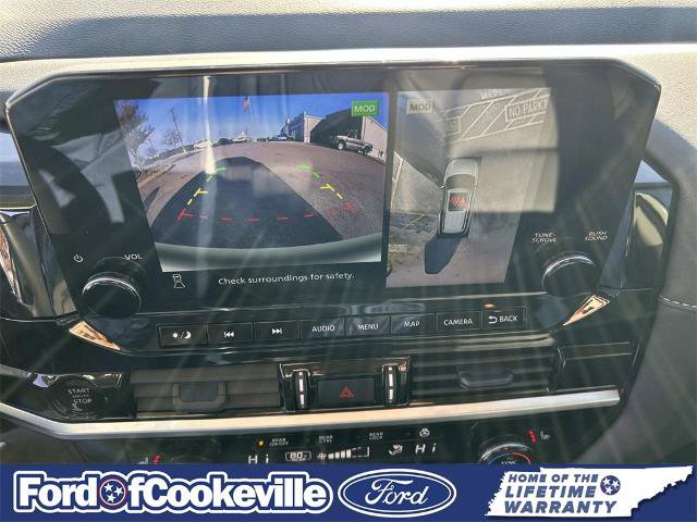 Used 2025 Nissan Pathfinder SL w/ Black Appearance Package image 35