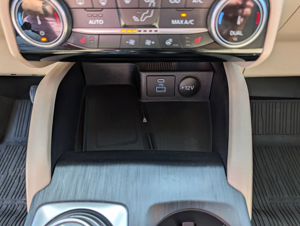 Certified 2022 Ford Escape SEL w/ Technology Package FWD image 12