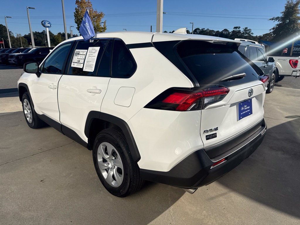 Used 2024 Toyota RAV4 LE FWD image 4