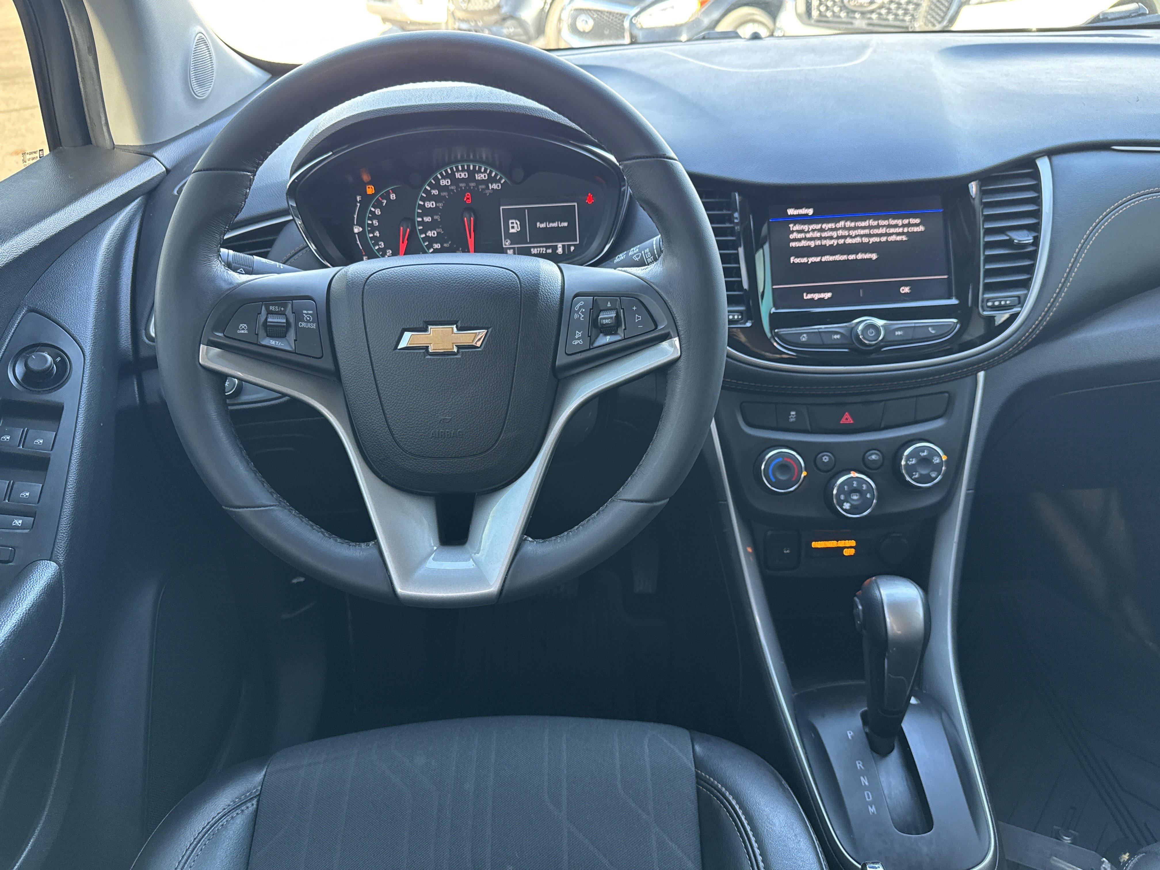 Used 2022 Chevrolet Trax LT w/ LT Convenience Package image 12