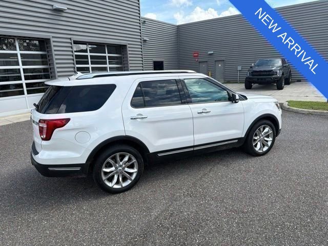 Certified 2018 Ford Explorer Limited FWD image 4