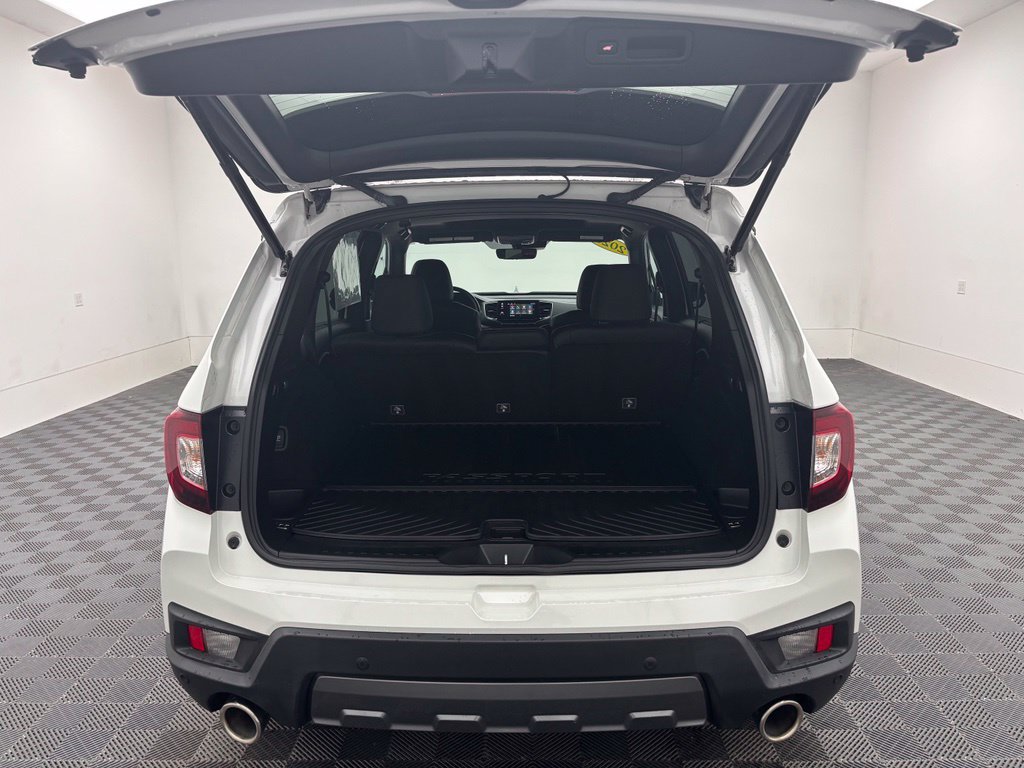 Used 2023 Honda Passport TrailSport image 10
