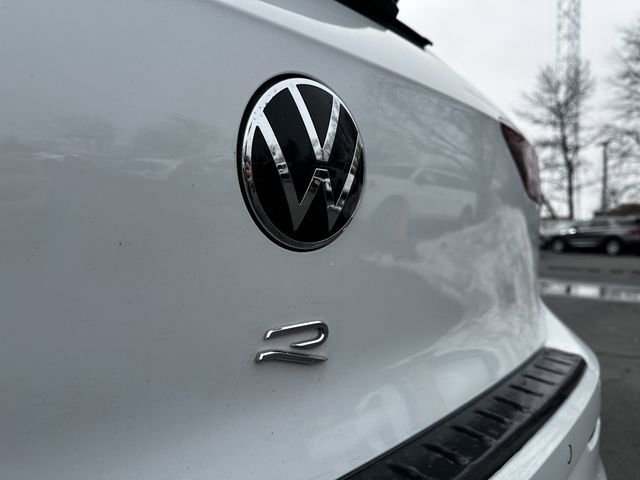 Used 2024 Volkswagen Golf R image 46