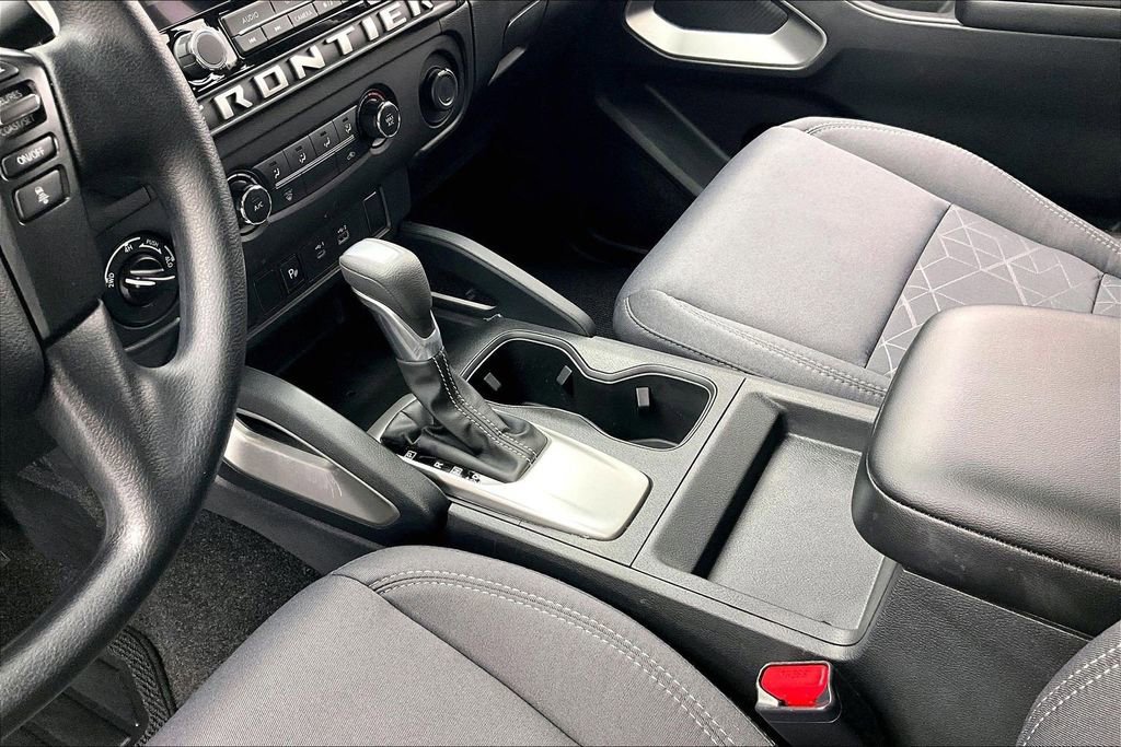 Used 2025 Nissan Frontier SV image 15