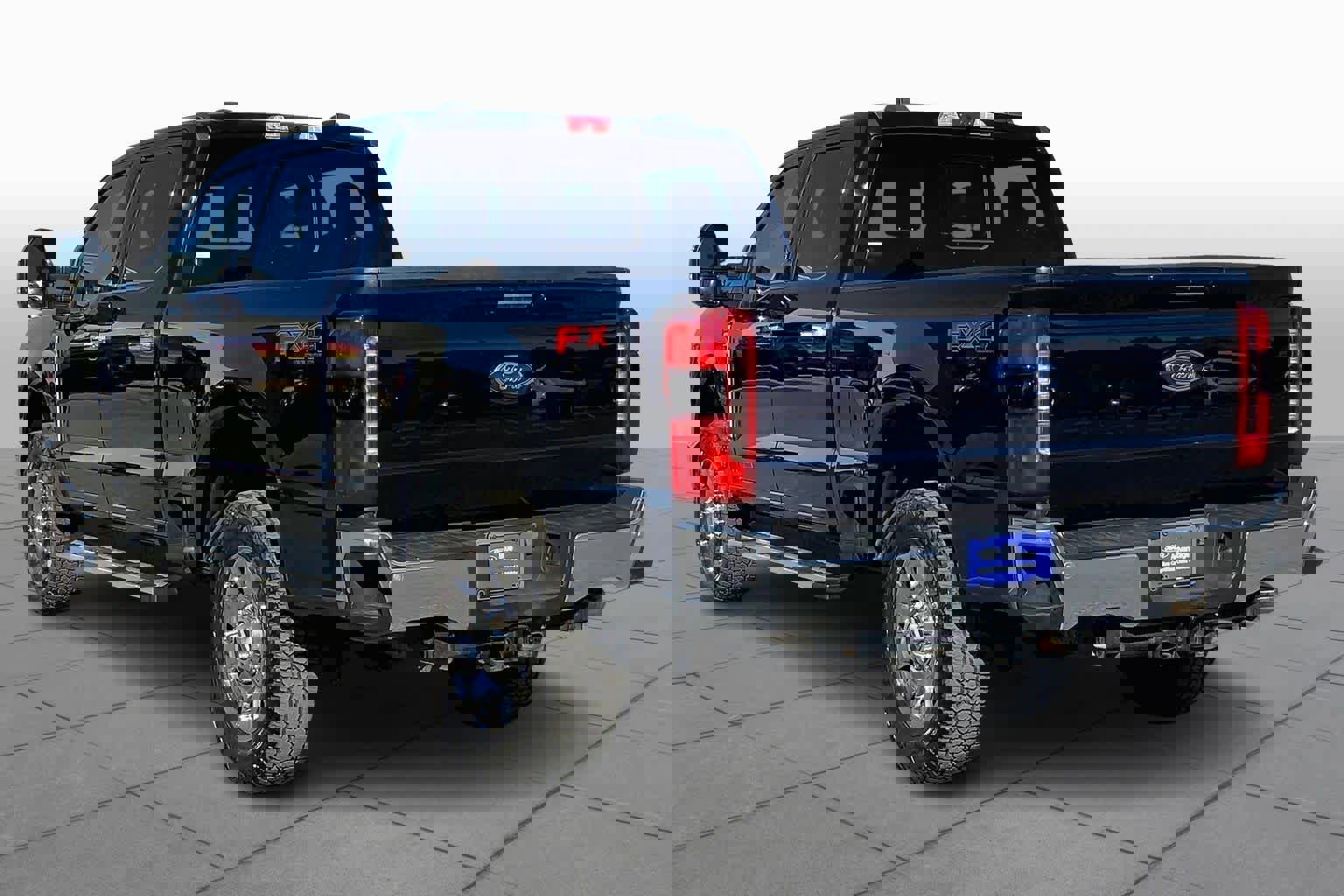 Certified 2023 Ford F250 Lariat w/ Chrome Package image 4