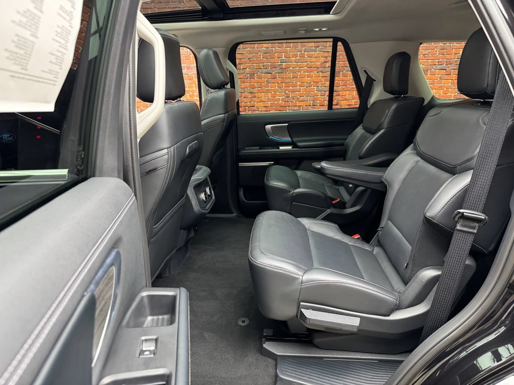 Certified 2025 Ford Expedition Platinum AWD/4WD image 23