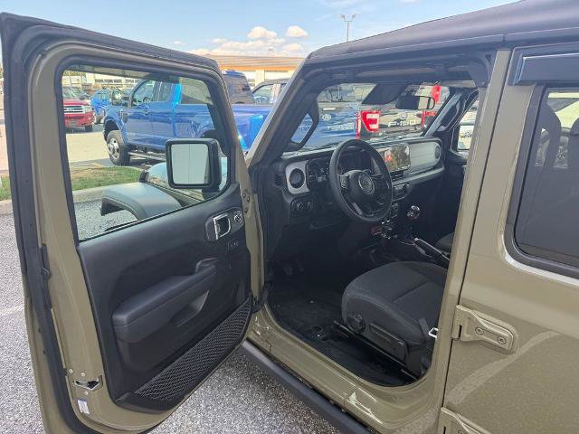 Used 2025 Jeep Wrangler Unlimited Sport AWD/4WD image 10