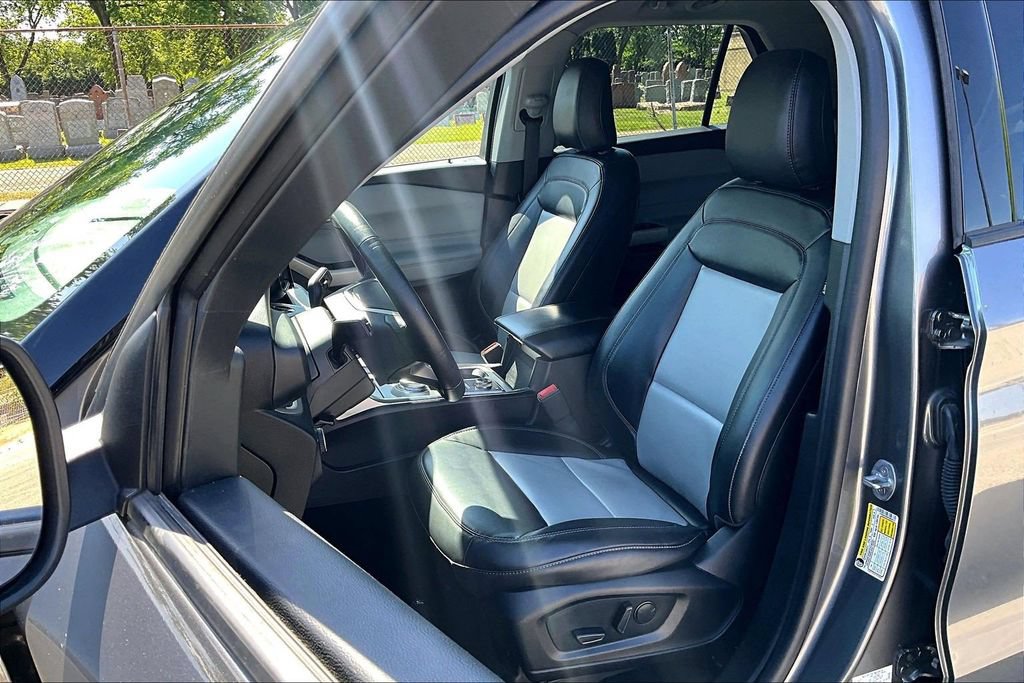 Certified 2023 Ford Explorer XLT w/ Equipment Group 202A AWD/4WD image 24