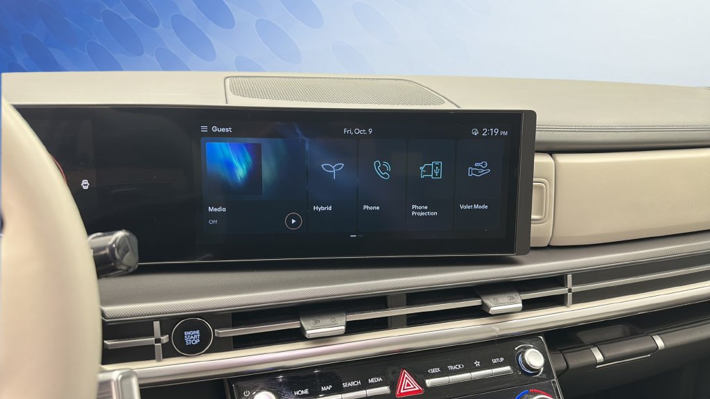 Used 2025 Hyundai Santa Fe SEL AWD/4WD image 16