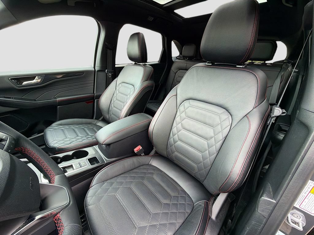 Certified 2023 Ford Escape ST-Line Elite w/ Premium Technology Package AWD/4WD image 22