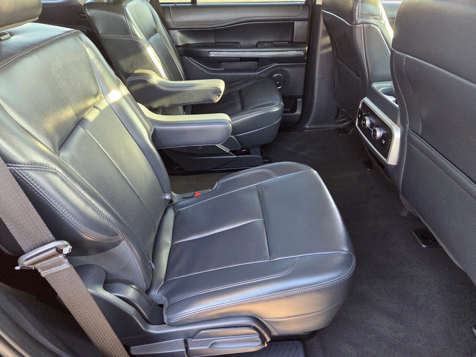 Certified 2024 Ford Expedition XLT image 15