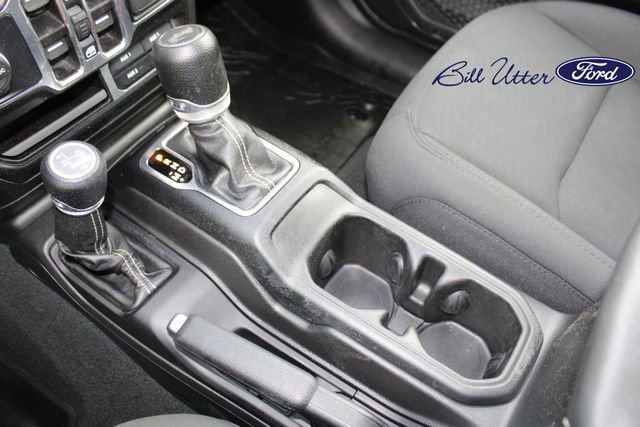 Used 2022 Jeep Wrangler Unlimited Sahara image 15