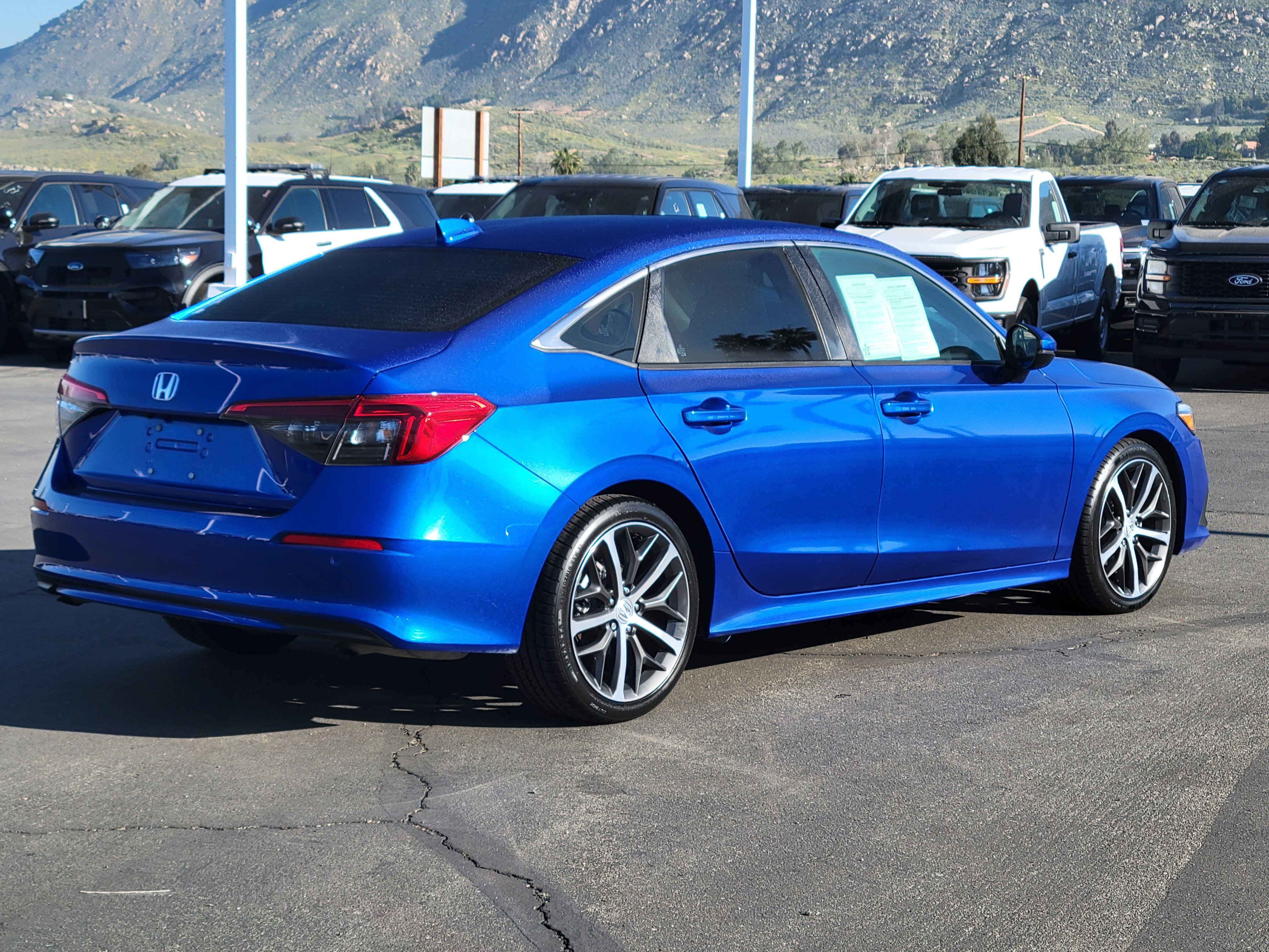 Used 2022 Honda Civic Touring image 2