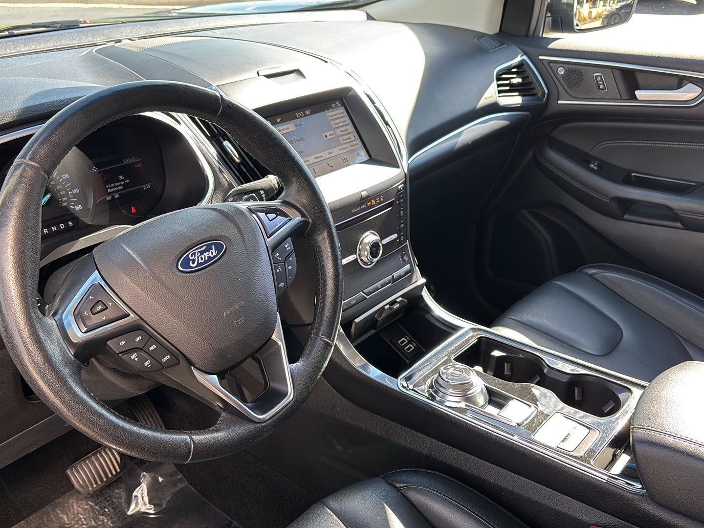 Certified 2019 Ford Edge Titanium w/ Cold Weather Package AWD/4WD image 13