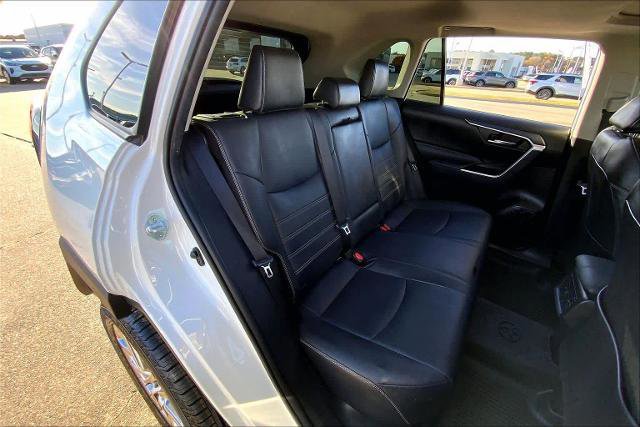 Used 2021 Toyota RAV4 XLE Premium image 19